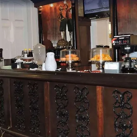 French Quarter Suites Hotel 